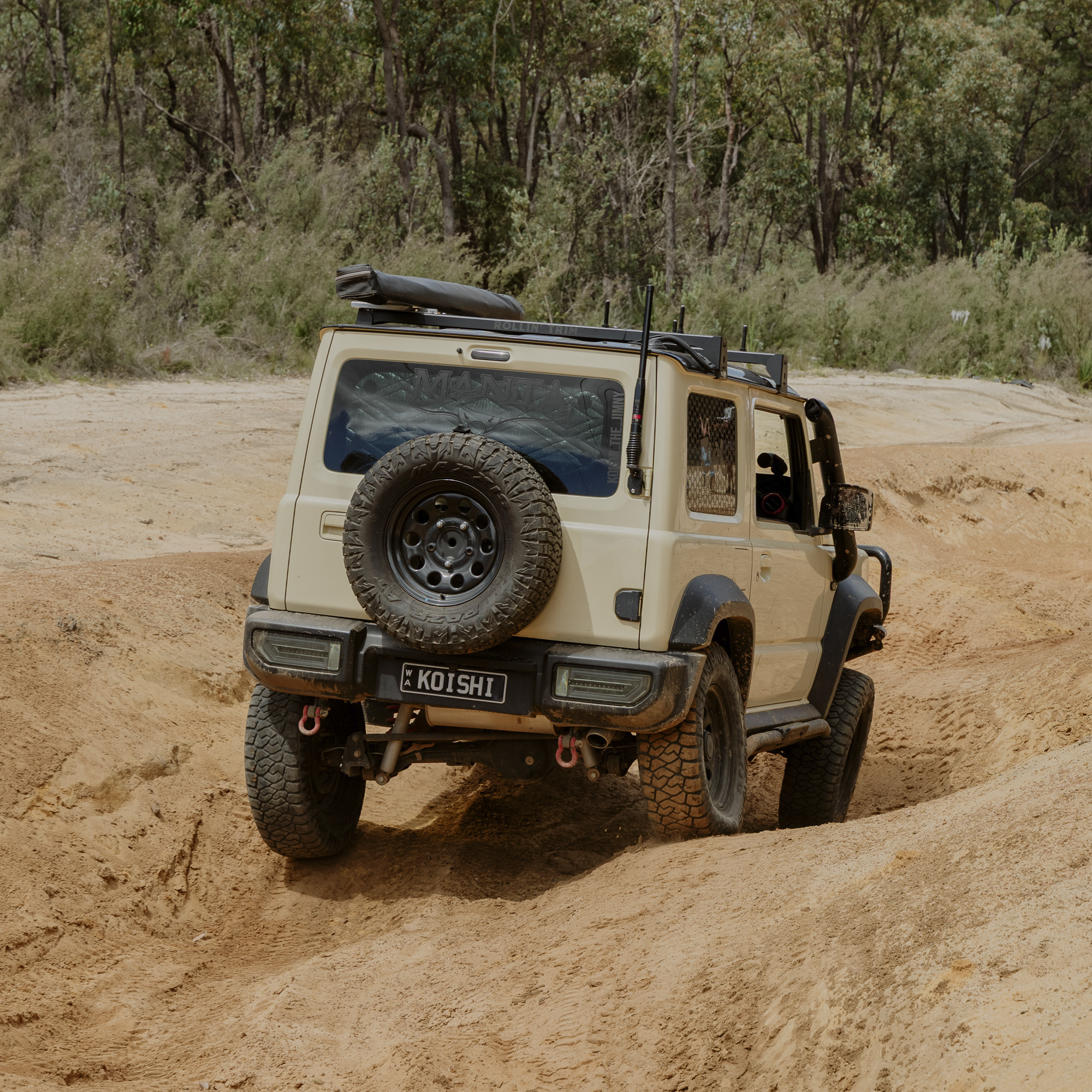 Koishi_The_Jimny JB74 Suzuki Jimny rear view of suspension flex